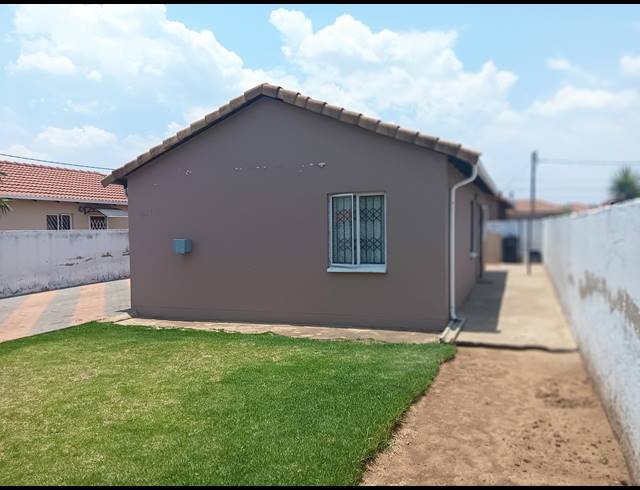 3 BEDROOM HOUSE FOR SALE IN WINDMILL PARK